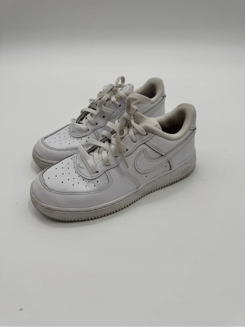 Nike Air Force 1 Low LE Triple White Kids / Youth Sneakers Size 3Y